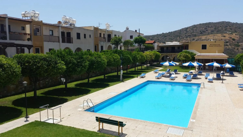 Pelekanos Apartments