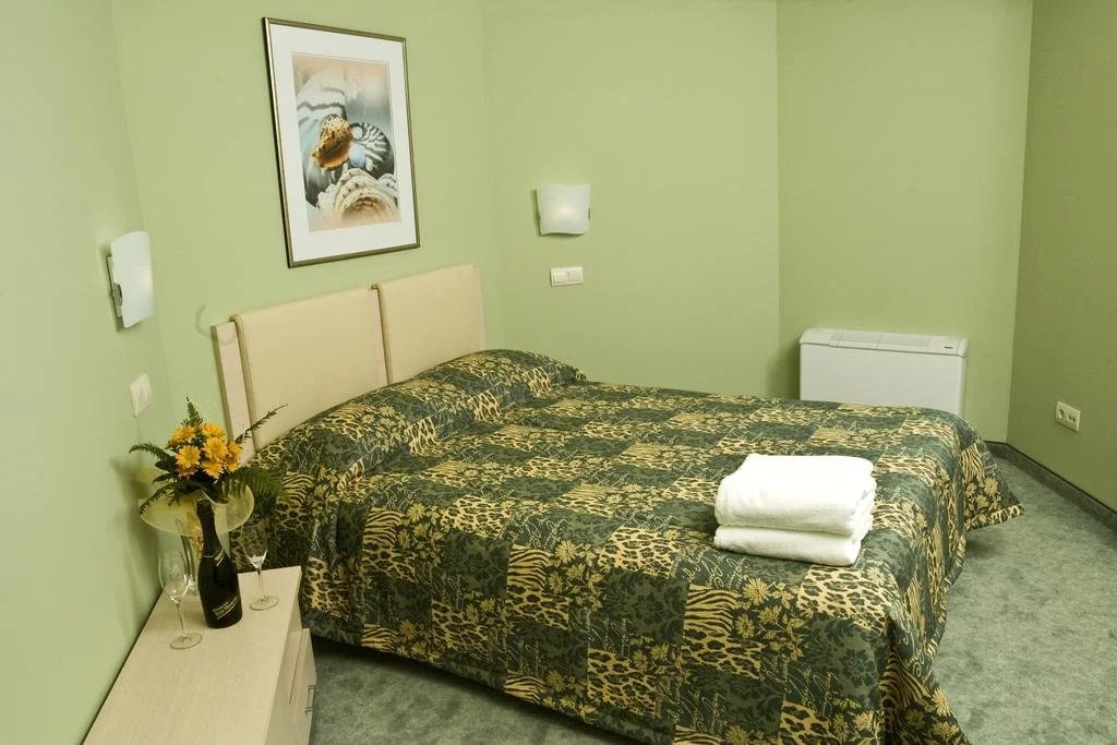 Neven Hotel