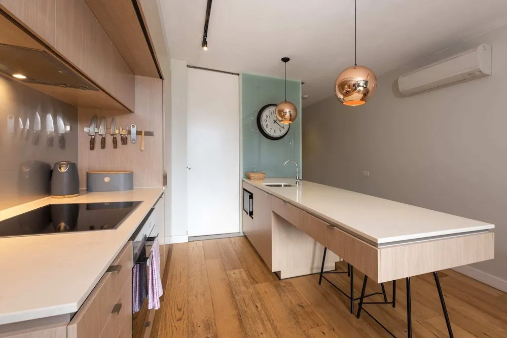 2-bed in South Melbourne w/ Beautiful City Views