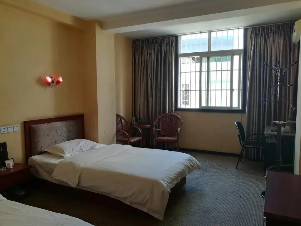 Tiny Jiangnan Hotel