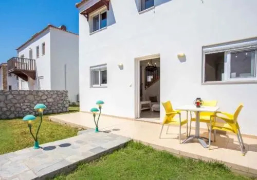 Kolympia Family Pool House