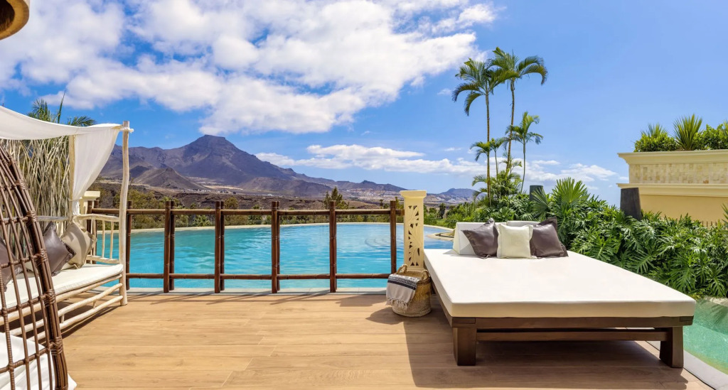 Royal River, Luxury Hotel