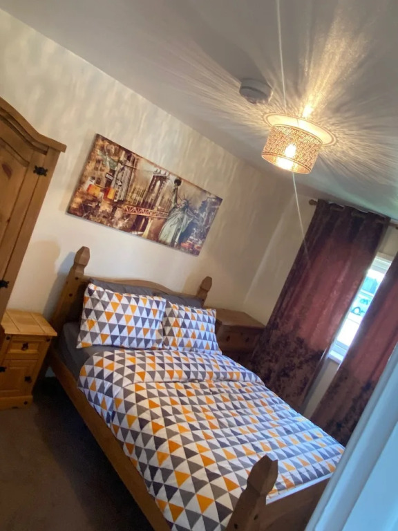 Stunning Beautiful 4-bed House in South Wales