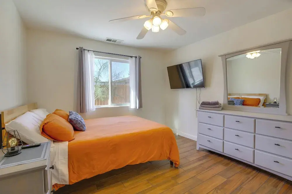 Family Home, 7 Mi to Joshua Tree National Park!