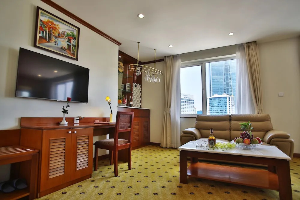 Sunny Hotel