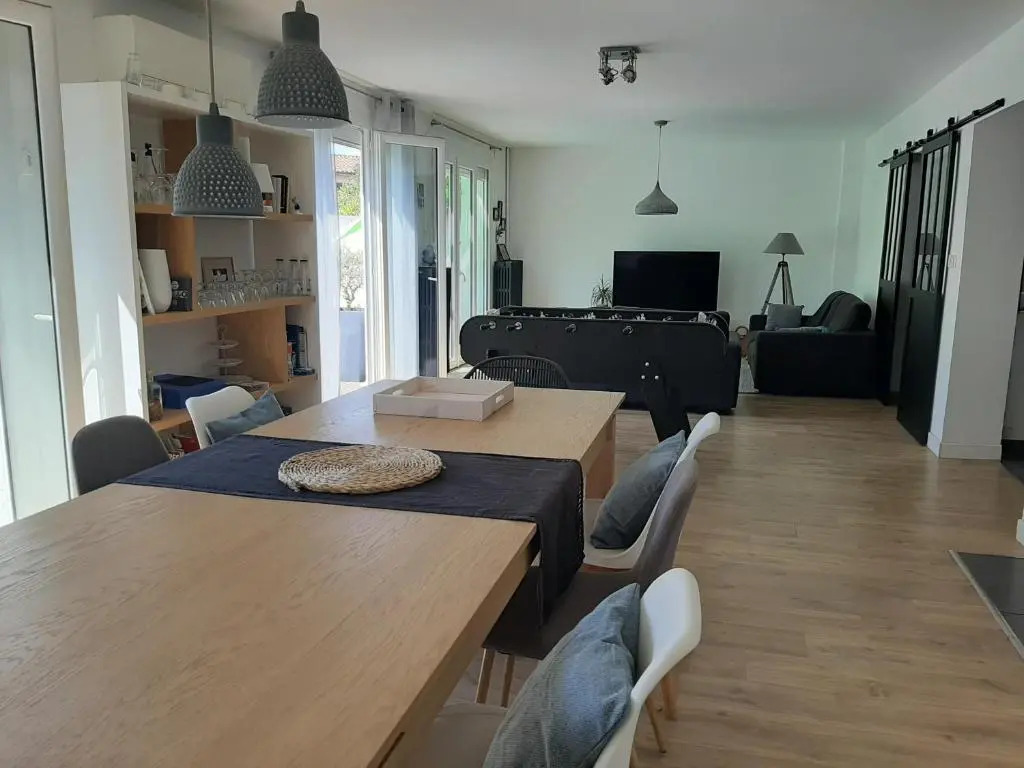 Maison lumineuse et agréable pour 6 à 8 personnes