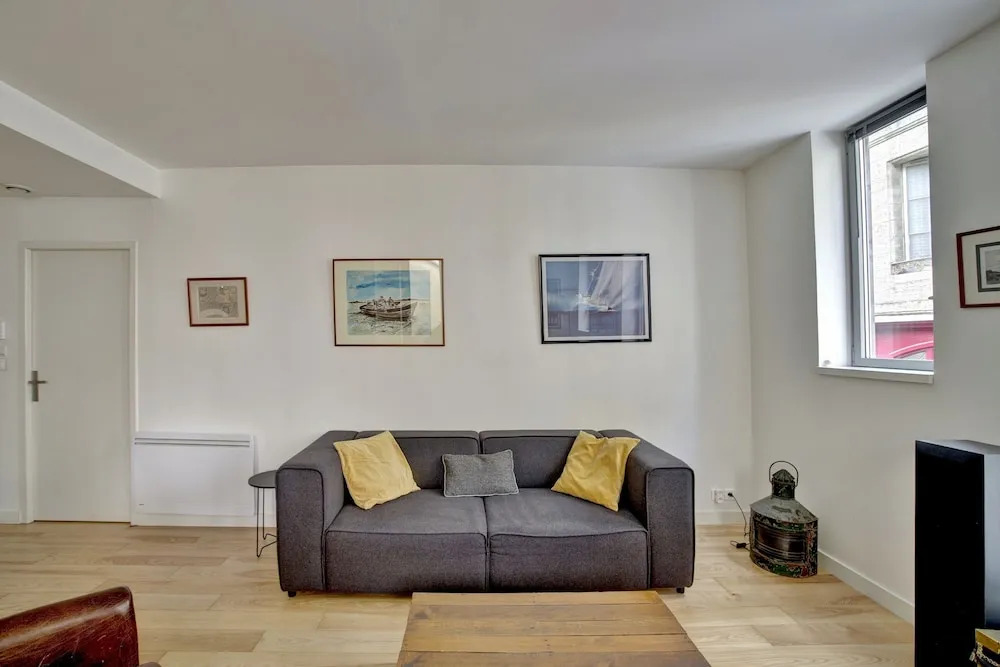 Le Faubourg, charmant duplex pour 4 avec parking!
