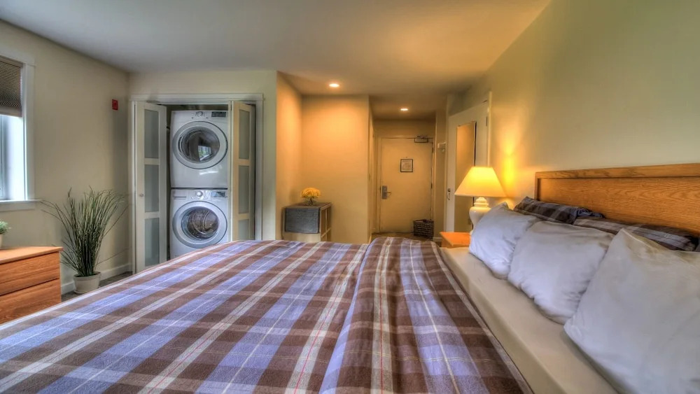 Kcis 432 - Killington Tree House: 2 Room Modern Condo