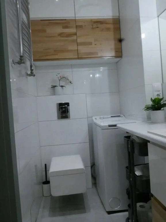 Spacious Designer 4-room Apartment in Center