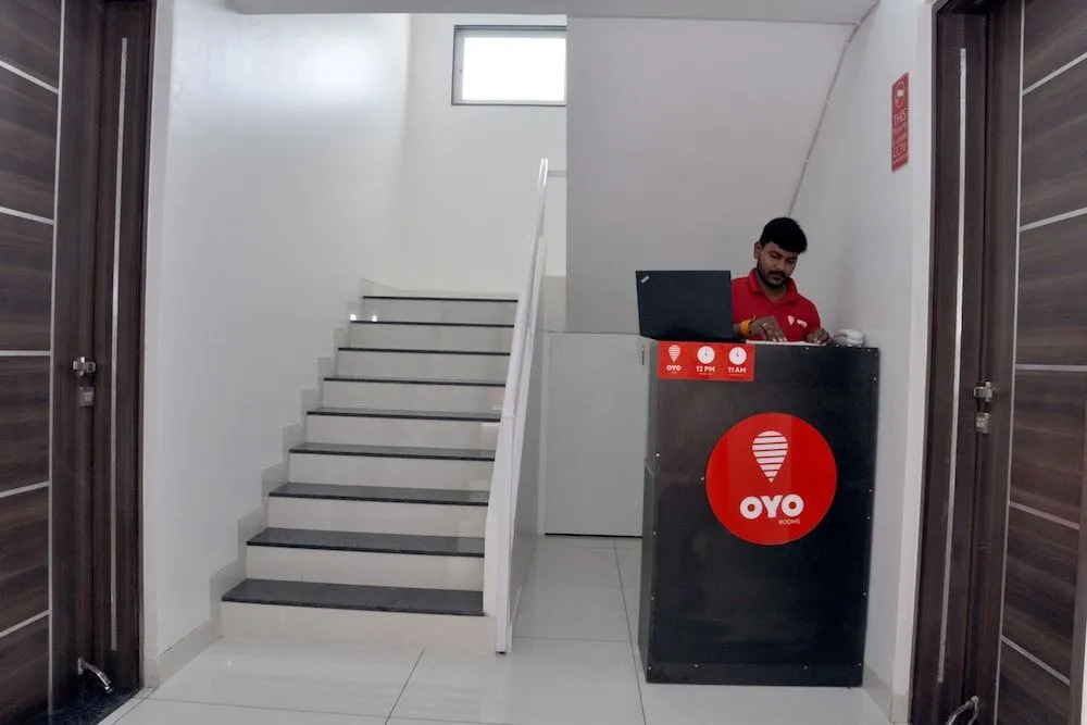 OYO 9533 Hotel Milind Villa
