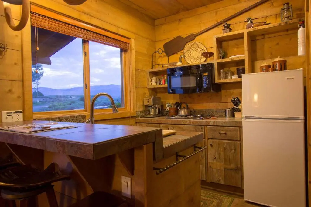 Beautiful 1 BR "Barn" Cabin - Perfect for Small Families