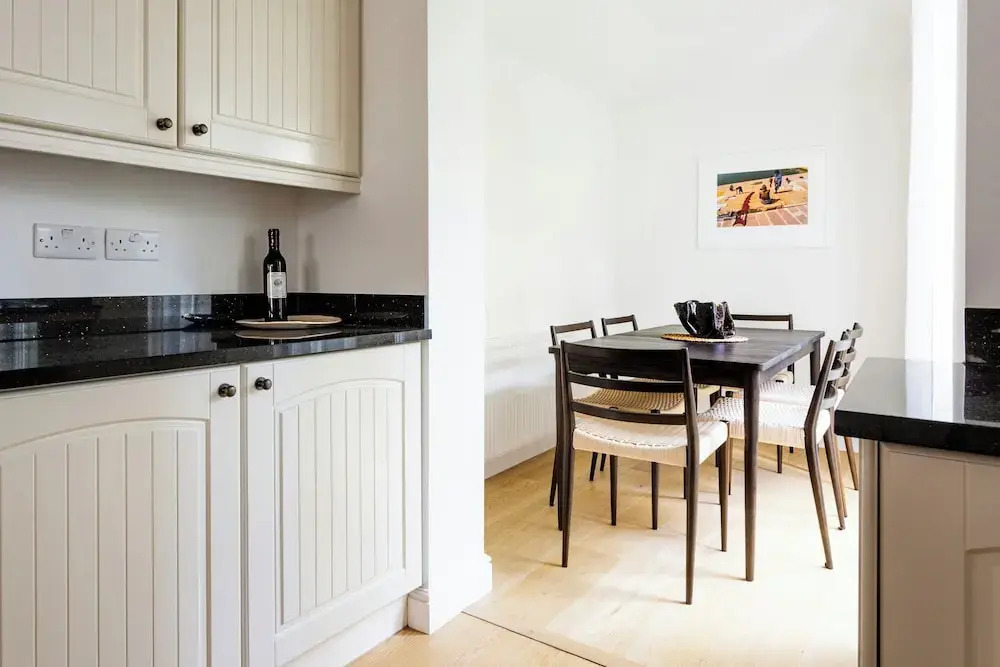 Edge Street IV by Onefinestay