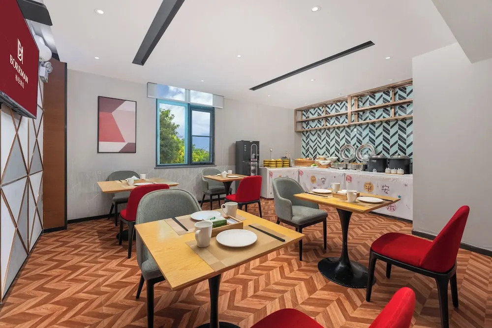 Borrman International Hotel Guangzhou Meihuayuan Subway Station Branch-Free one-way shuttle bus to the exhibition venue during the Canton Fair - Paid airport pickup service available