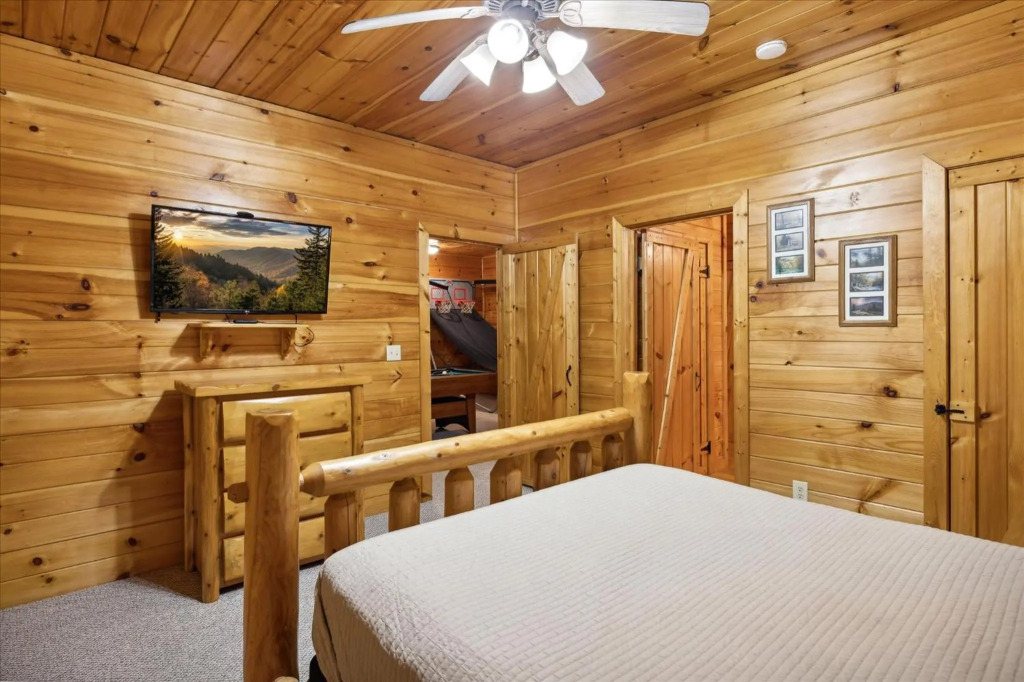 Lucky Cub Cabin