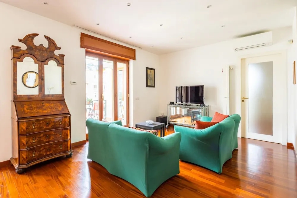 Colonna Classic Style Apartment by Wonderful Italy