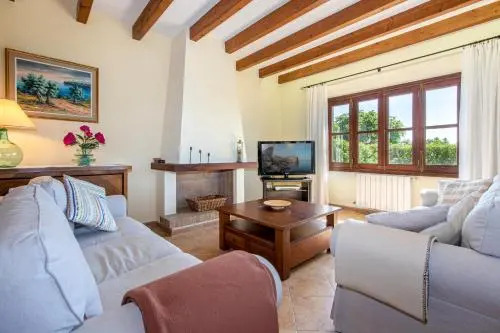 Villa Can Canaveret by Villa Plus
