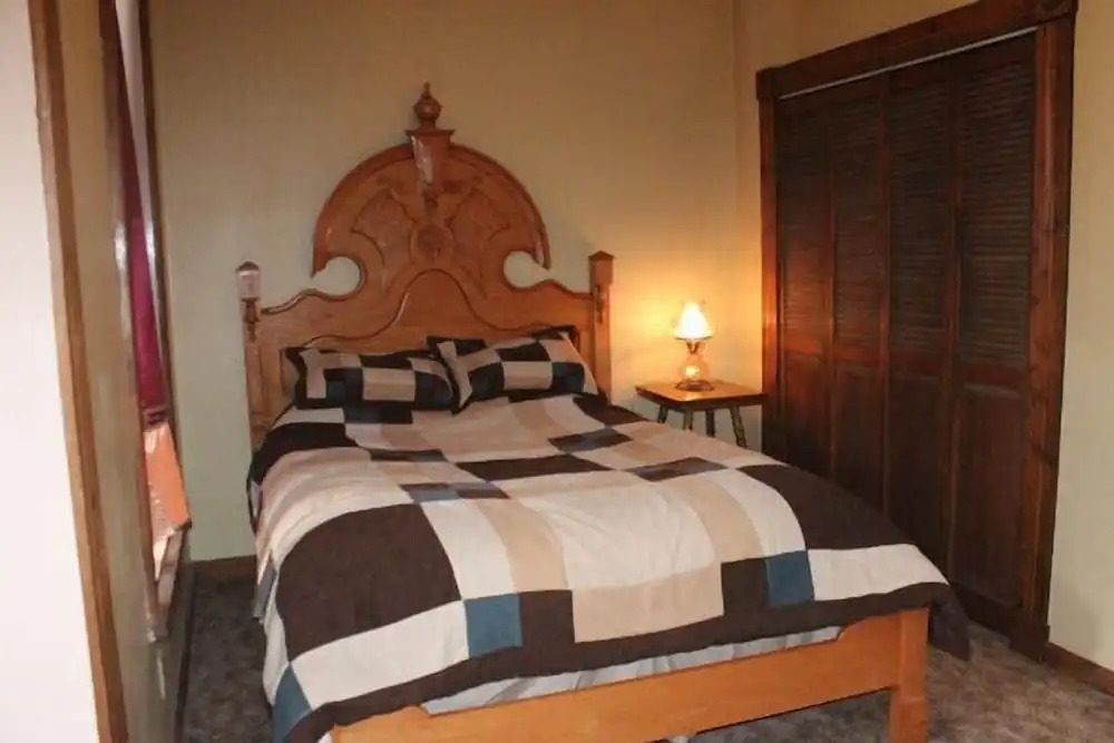 Smedley's Suites