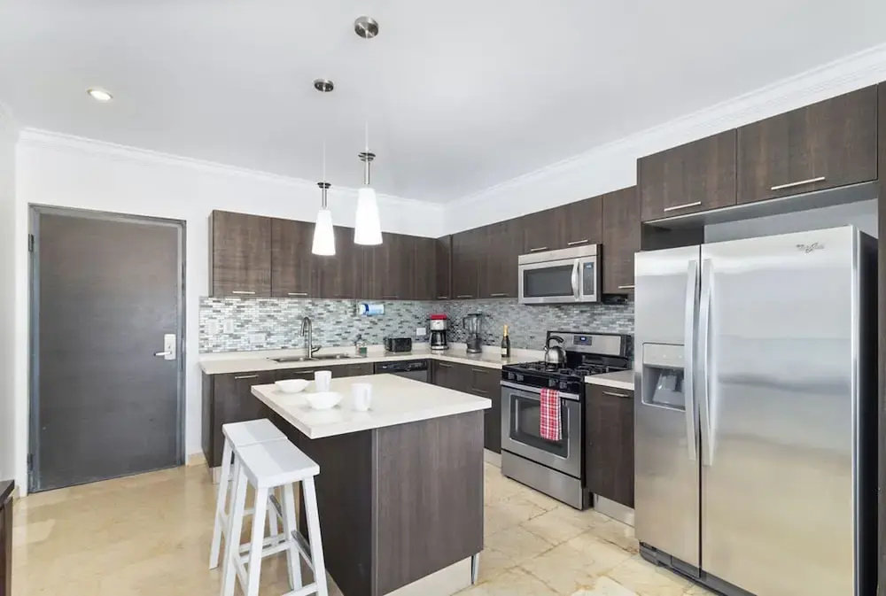 Beautiful 2BR Condo w Large Balcony in Palm Beach