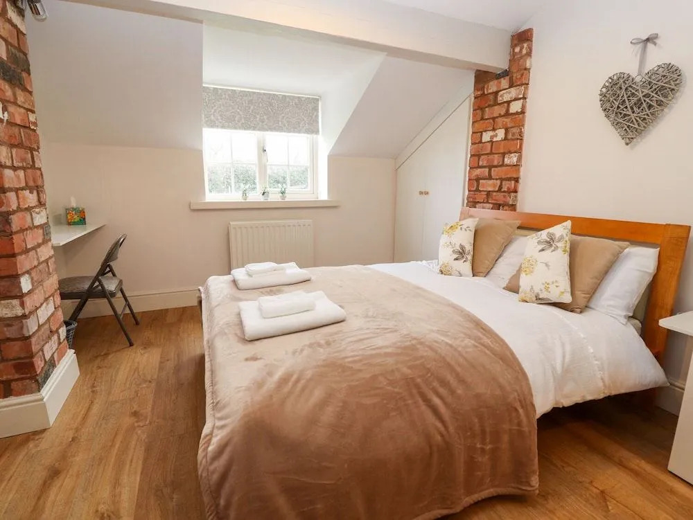 Commonwood Cottage