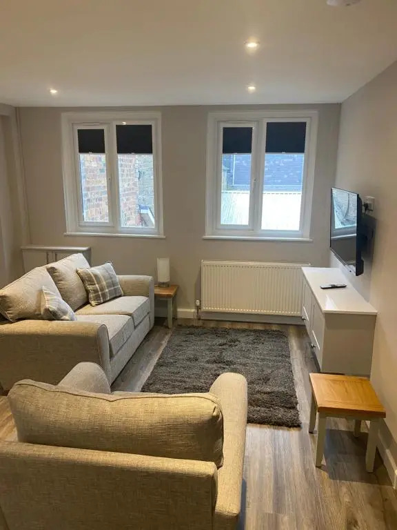 THE ESK - Modern 1 bedroom apartment in centre of Melrose.