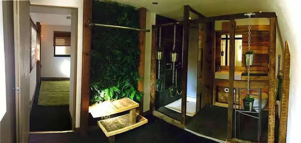 The Lodge Rooms