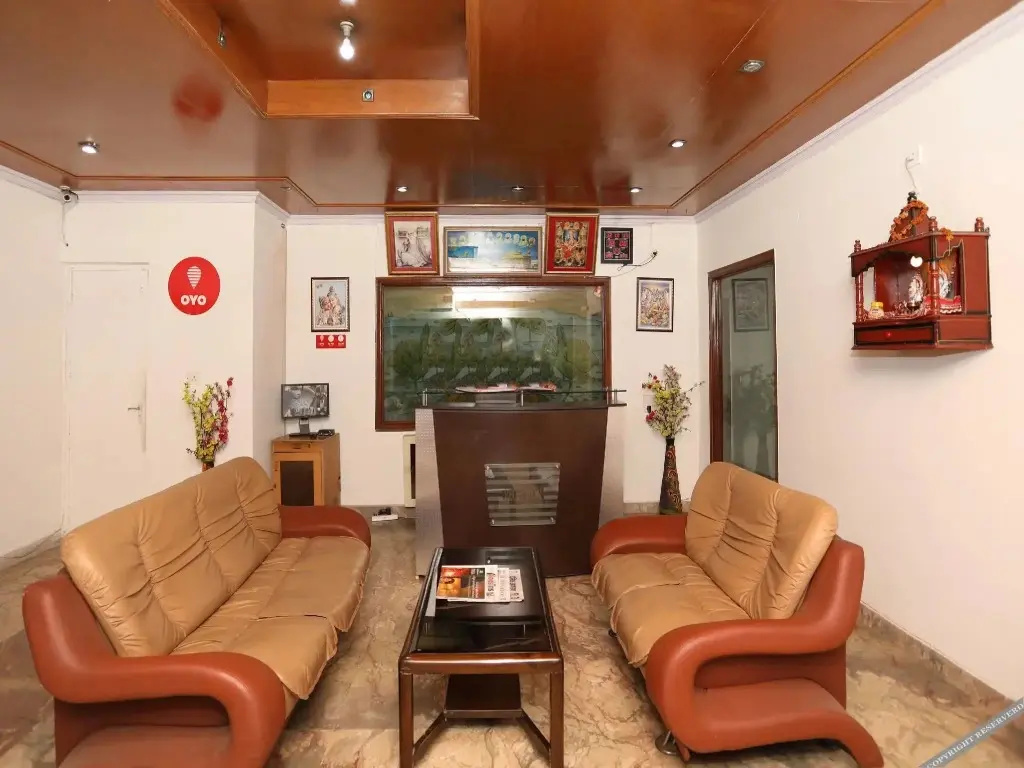 Hotel Red Flag By OYO Rooms