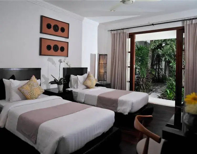 Kanda Pool Villas