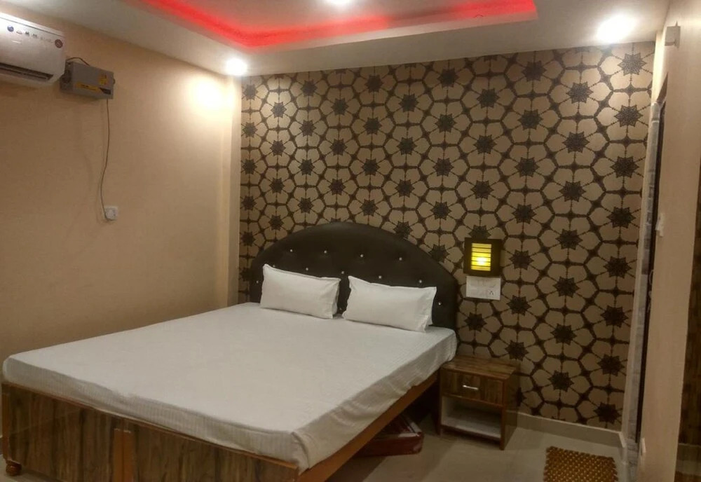 Shiva Guest House
