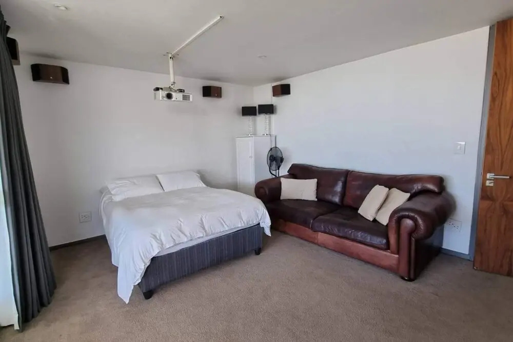 Stylish 2 Bedroom Apartment With Stunning City Views