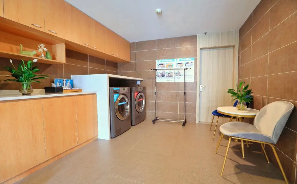 Hanting Hotel Chongqing Nanping Walking Street Center