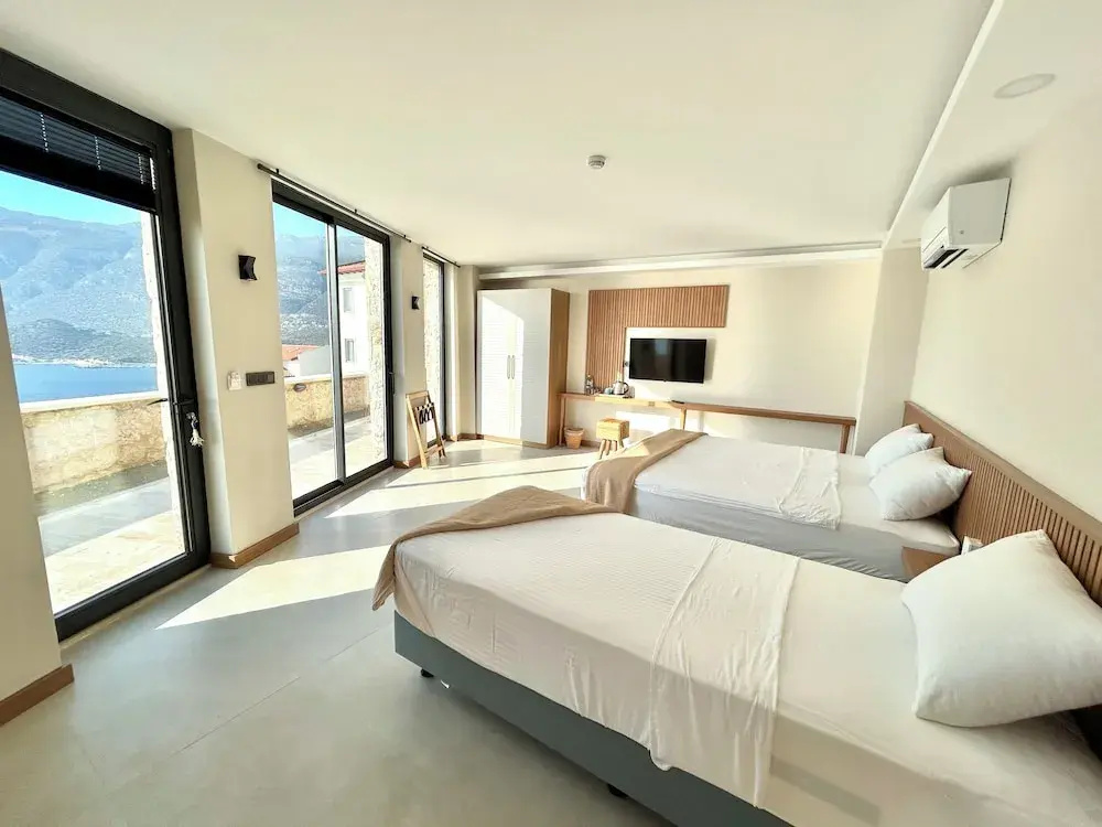 Lyxos Hotel