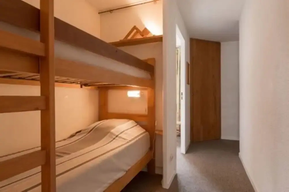 Ski-in Apartment for 6 Guests