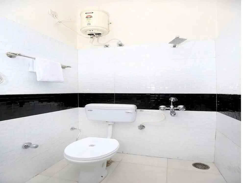 OYO 11421 Regal Residency
