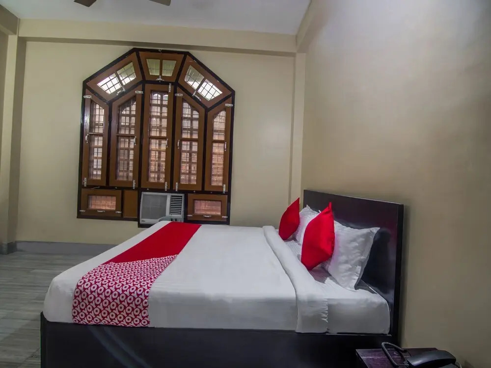 OYO 12808 Victoria Villa