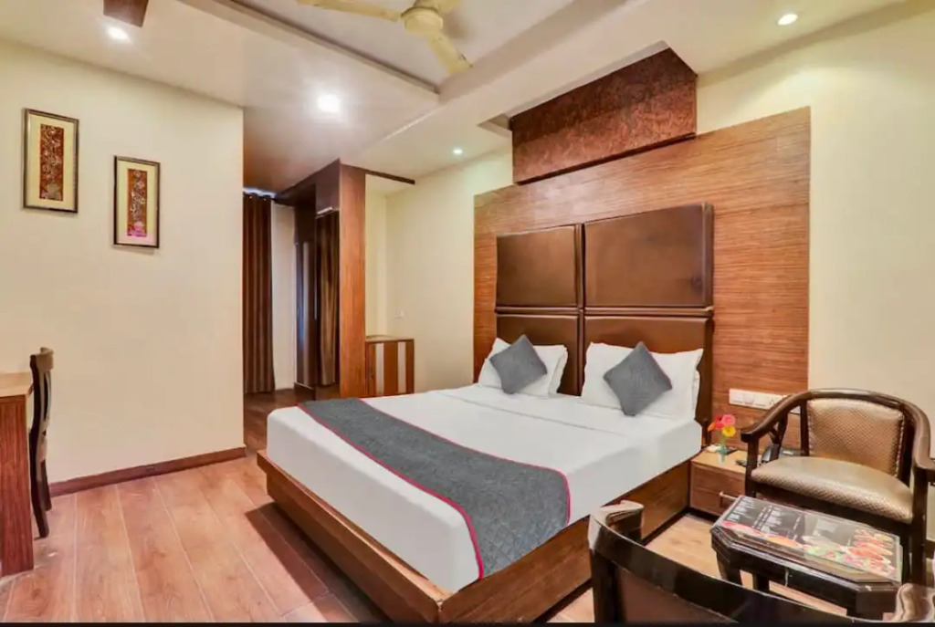 Hotel Cosmos