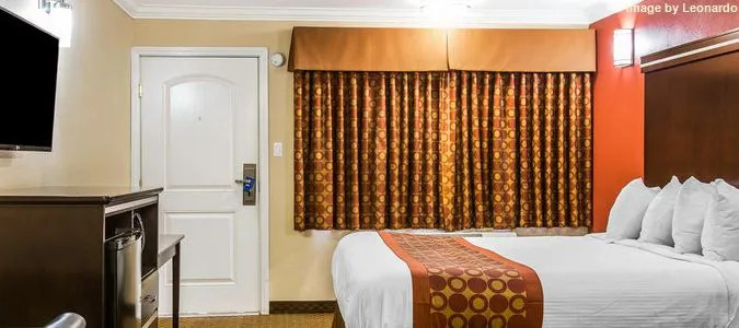 Travelodge Corona