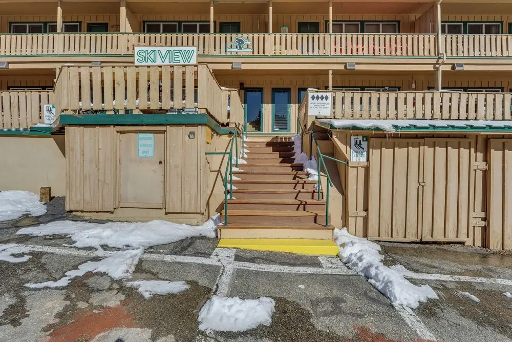 Main Street Red River Condo w/ Fireplace & Views!