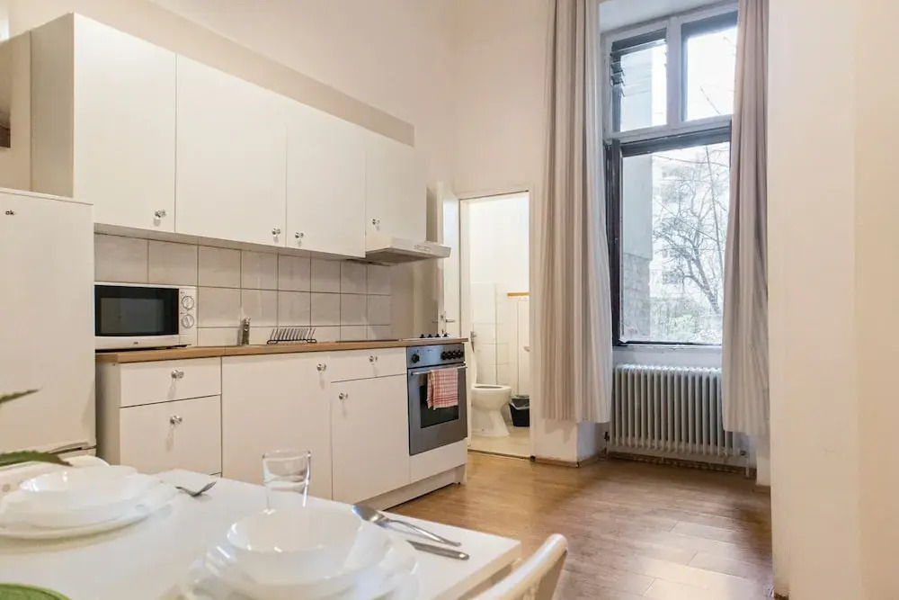 Urban Haven 1BR With 1LR Downtown