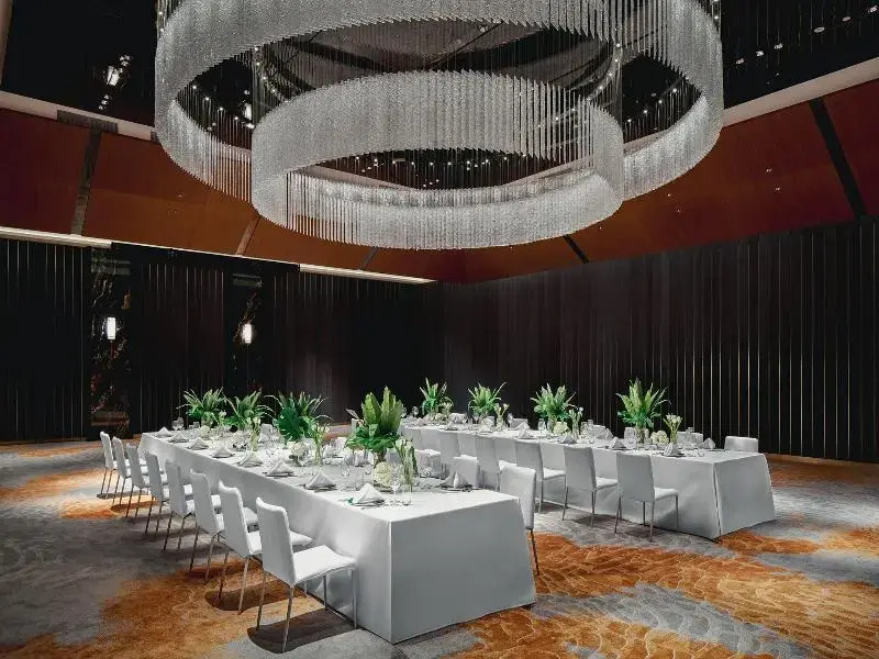 HUALUXE Hotels and Resorts Chongqing Wushan by IHG