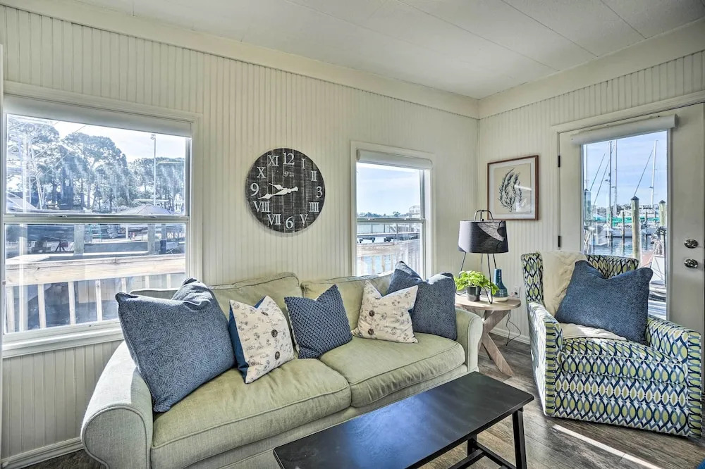 Waterfront Tarpon Springs Vacation Rental!