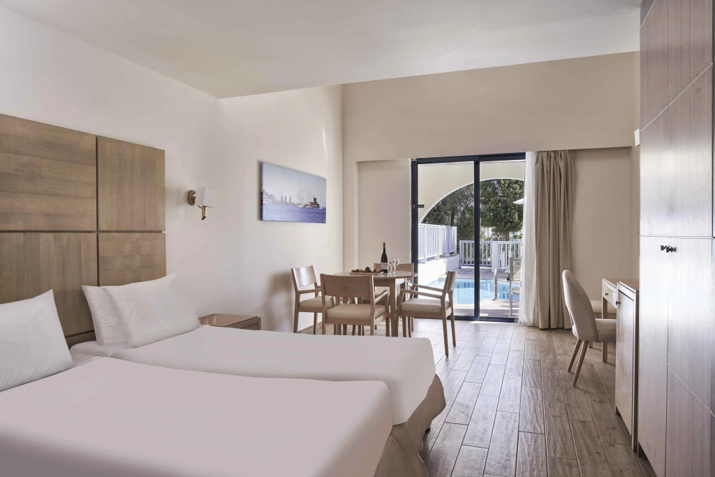 Kiotari Miraluna Beach Resort