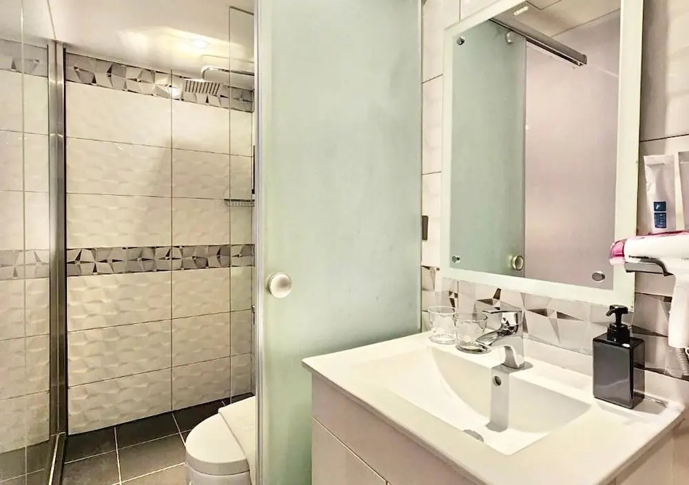 Fun Stay Inn Ximen