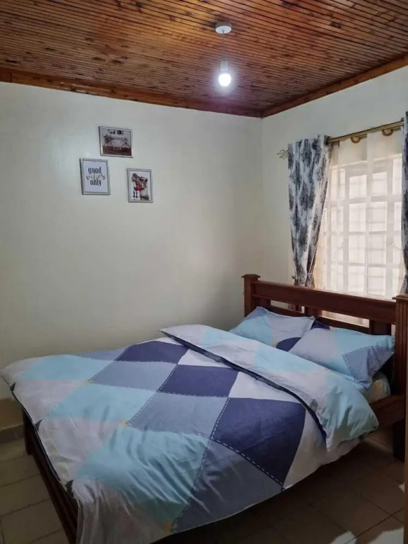 Lux Suites 2 Bedroom Donholm Bungalow