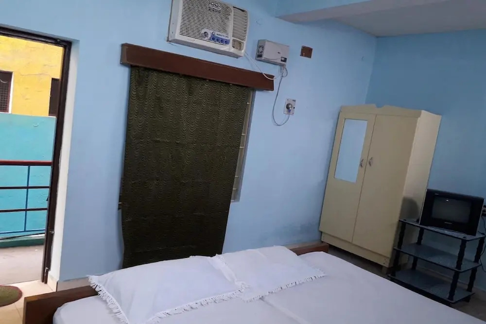 Parisha Residency- Temple Side Hotel