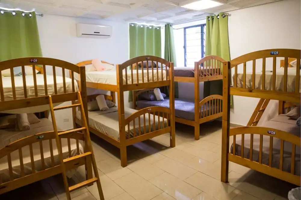 Los Mostros Hostel
