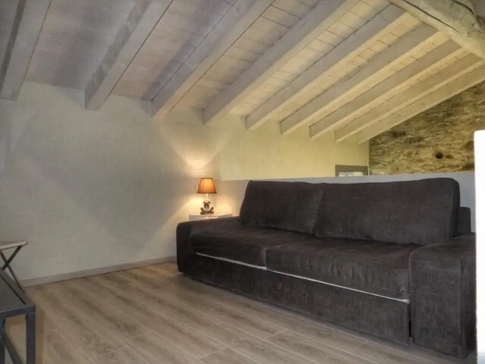 Tra Sassi Stelle apt in a Lake View Stone House