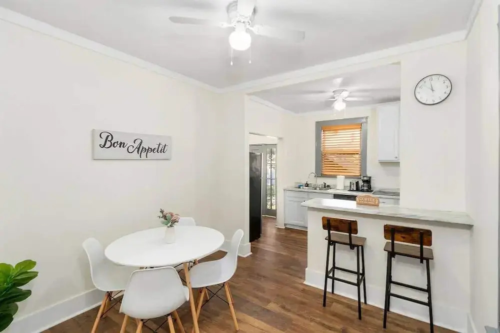 Charming 1-bedroom Home in Lakeland!
