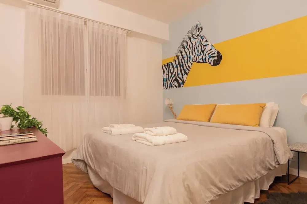 MOT + Junin 1435 - 4 Bd 8 Pax in Recoleta