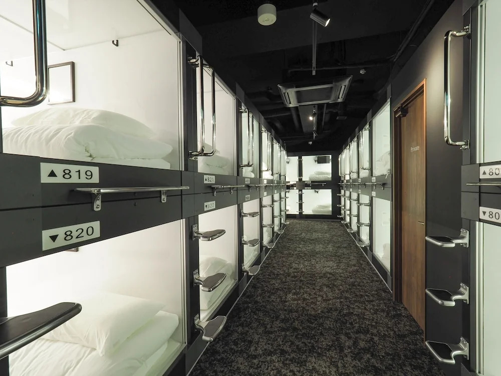 Leo Yu Capsule Hotel Funabashi