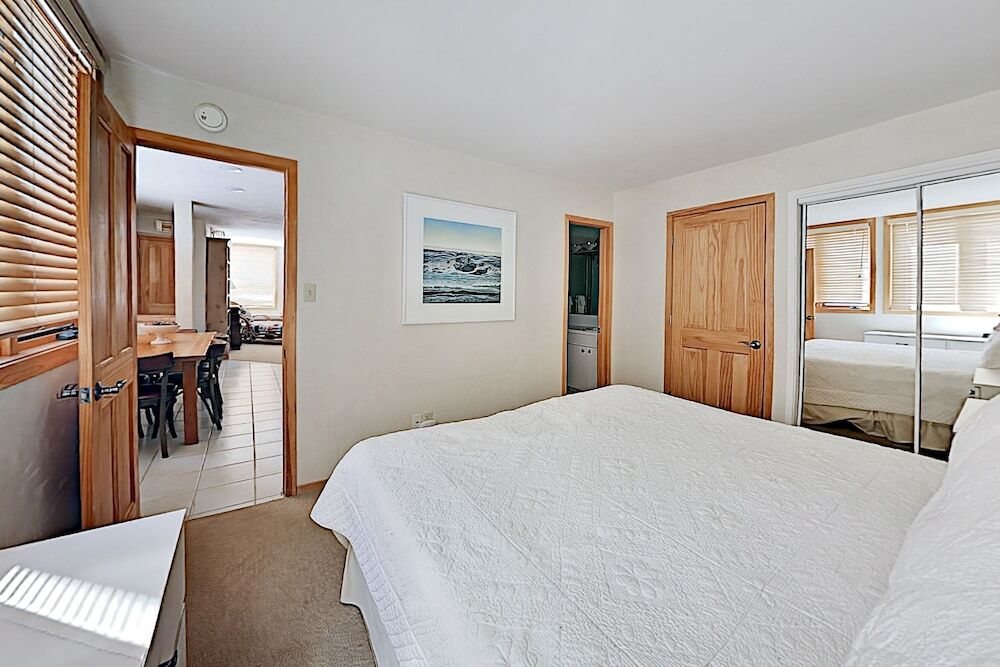 Snowmass Village Condo w/ Hot Tubs by RedAwning